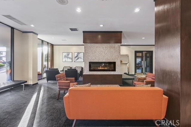 7135 Hollywood 1010 Property Photo 16