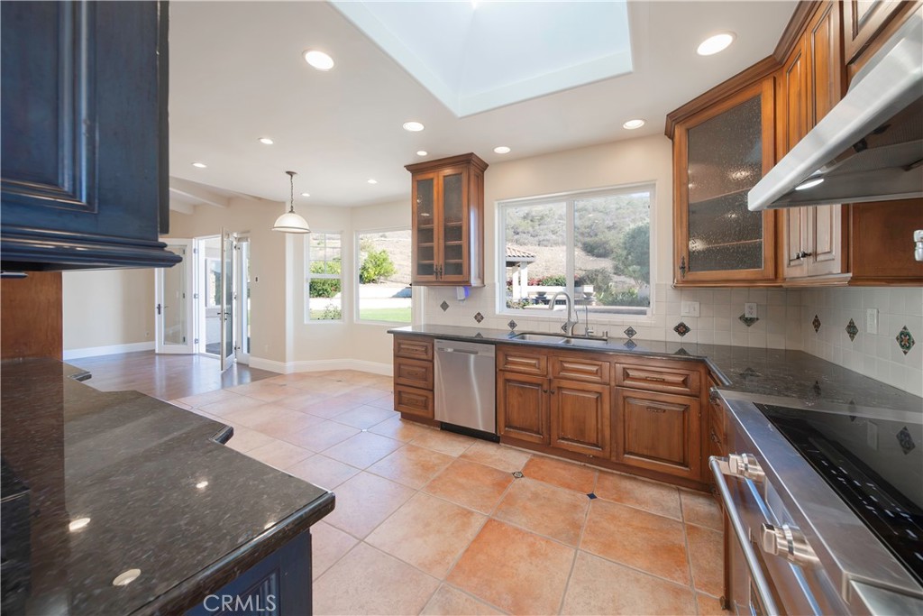 4159 Churchill Property Photo 5