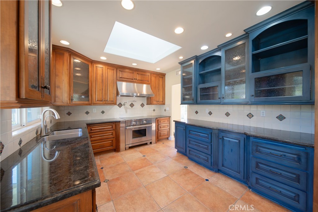 4159 Churchill Property Photo 6