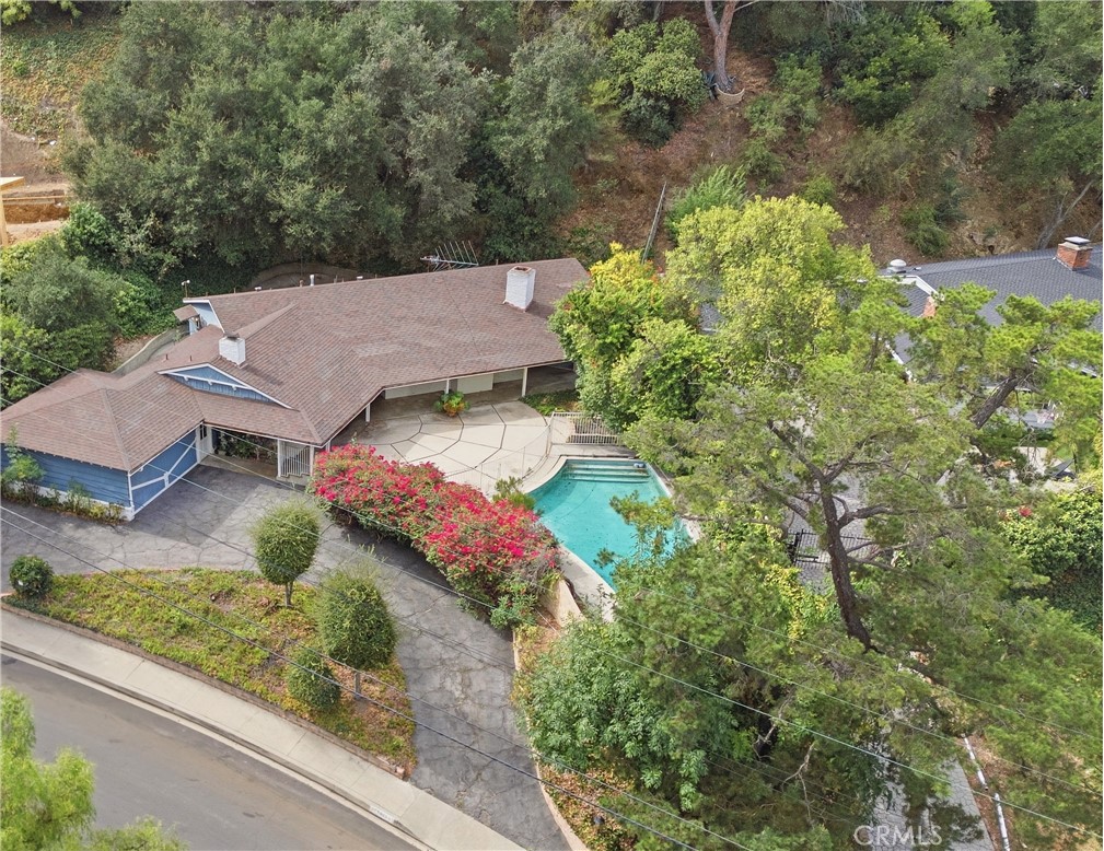 3929 Ballina Drive Property Photo 1