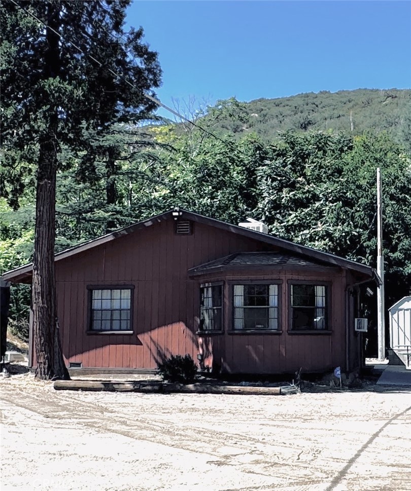 43571 Lake Hughes Property Photo 1