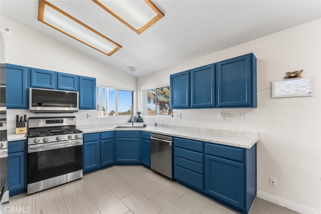 40824 Cobblestone Court Property Photo 13