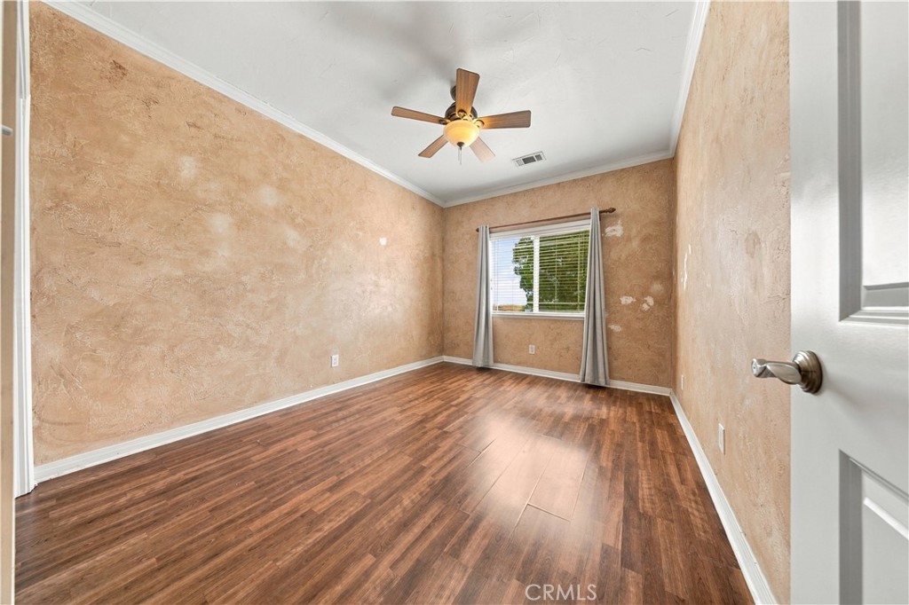 49945 80th W Property Photo 12