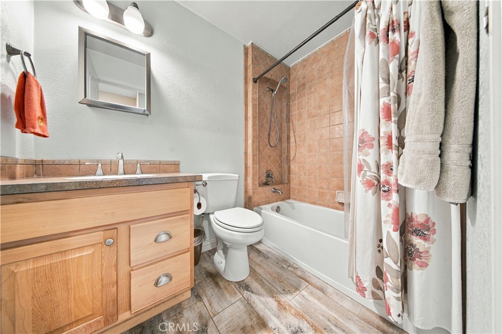 49945 80th W Property Photo 16