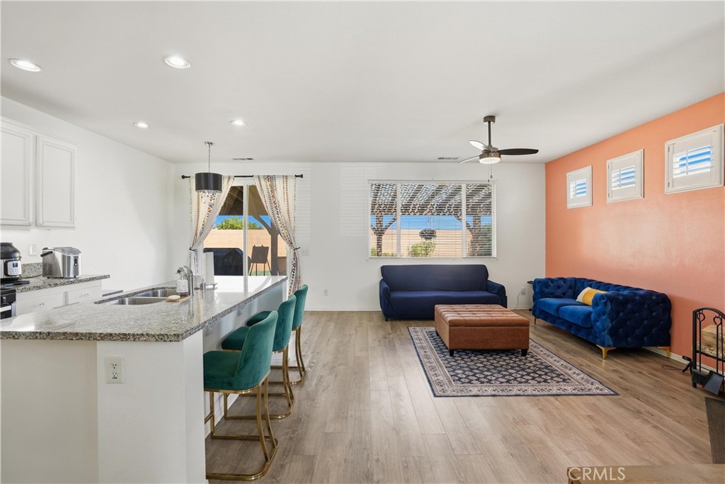 1325 W Avenue H6 Property Photo 7