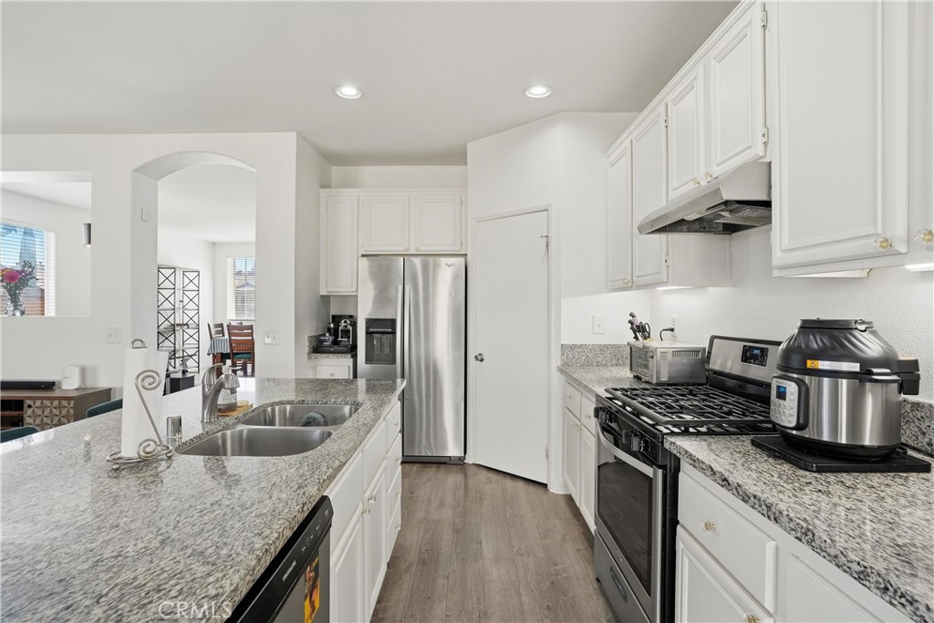1325 W Avenue H6 Property Photo 12