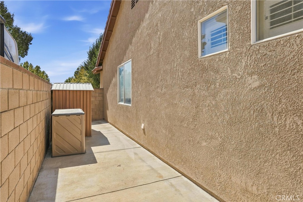 1325 W Avenue H6 Property Photo 25