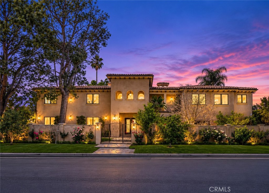 5427 Genesta Property Photo 1