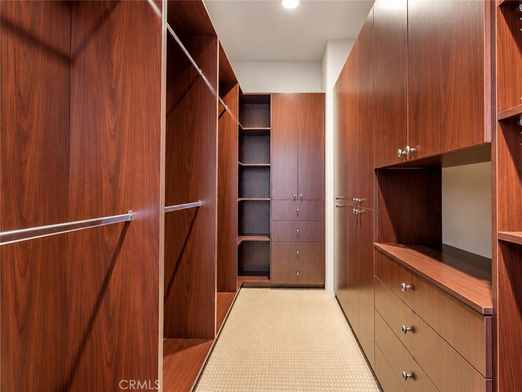 5427 Genesta Property Photo 14