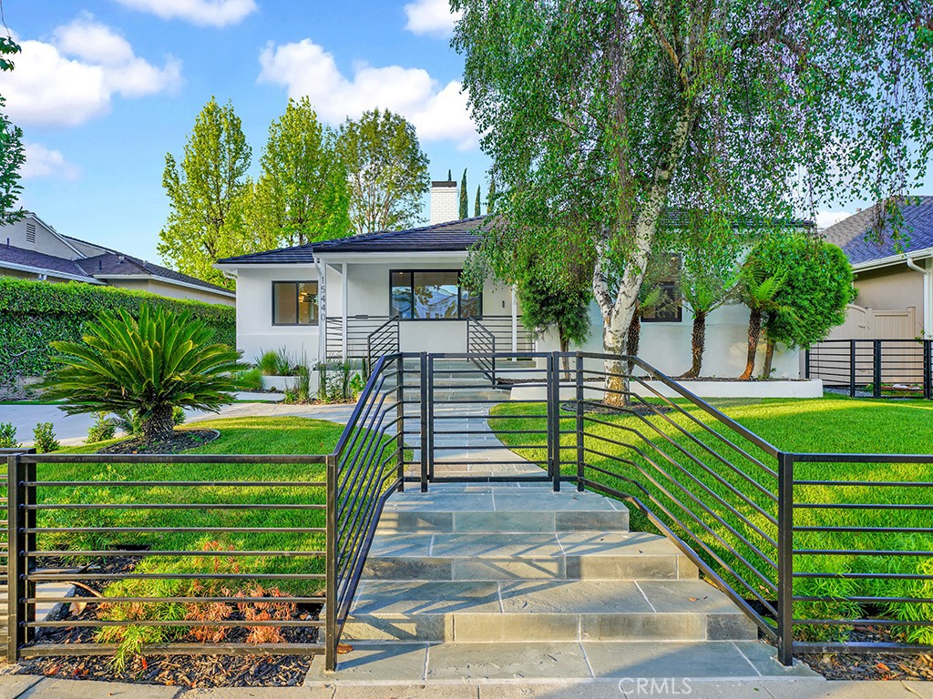 15440 Varden Street Property Photo 2