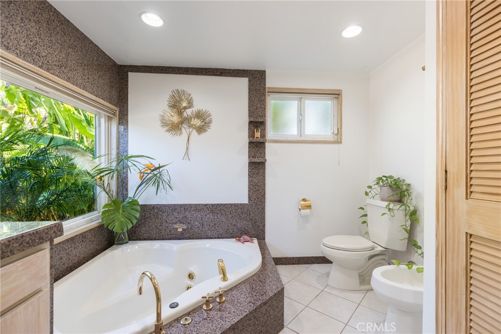 22429 Bessemer Street Property Photo 8