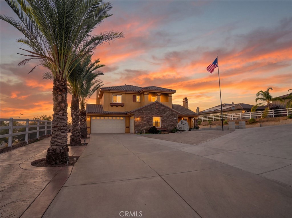 17531 Fairbreeze Court Property Photo 3