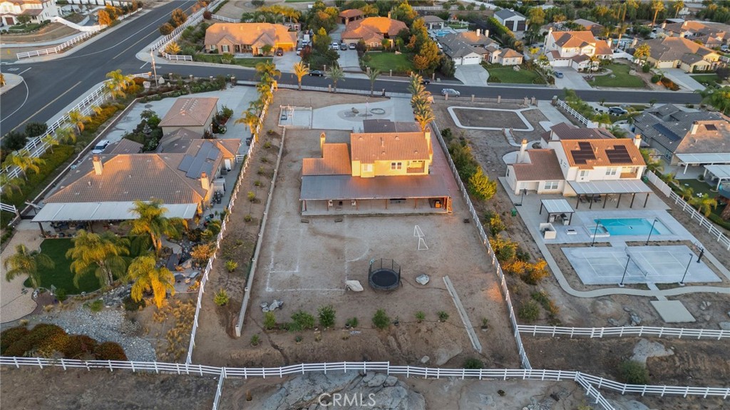 17531 Fairbreeze Court Property Photo 12