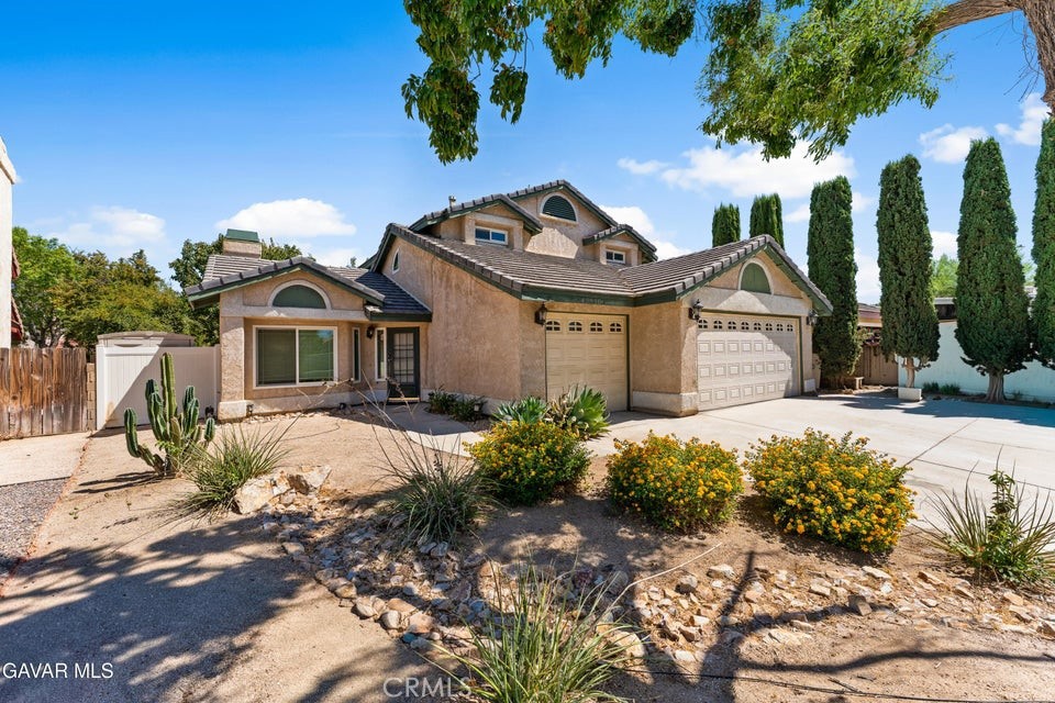 42910 Burlwood Property Photo 2
