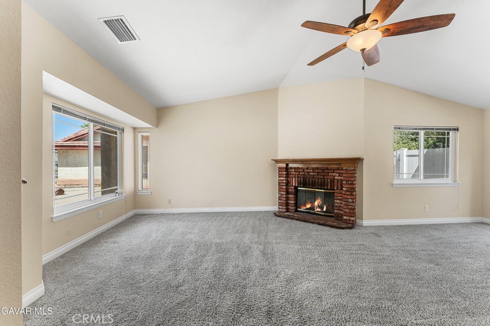 42910 Burlwood Property Photo 5