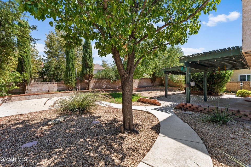 42910 Burlwood Property Photo 32