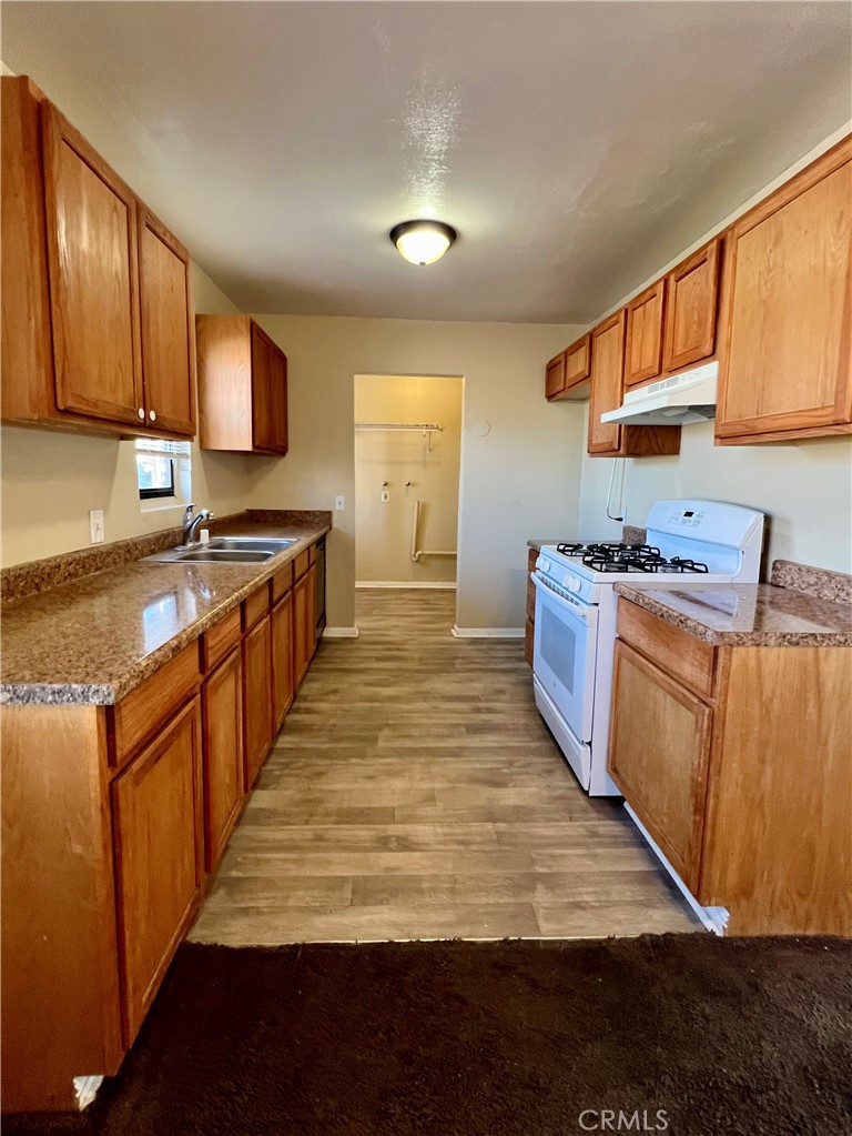 44118 Kingtree Property Photo 3