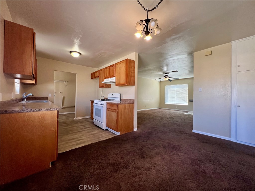 44118 Kingtree Property Photo 5