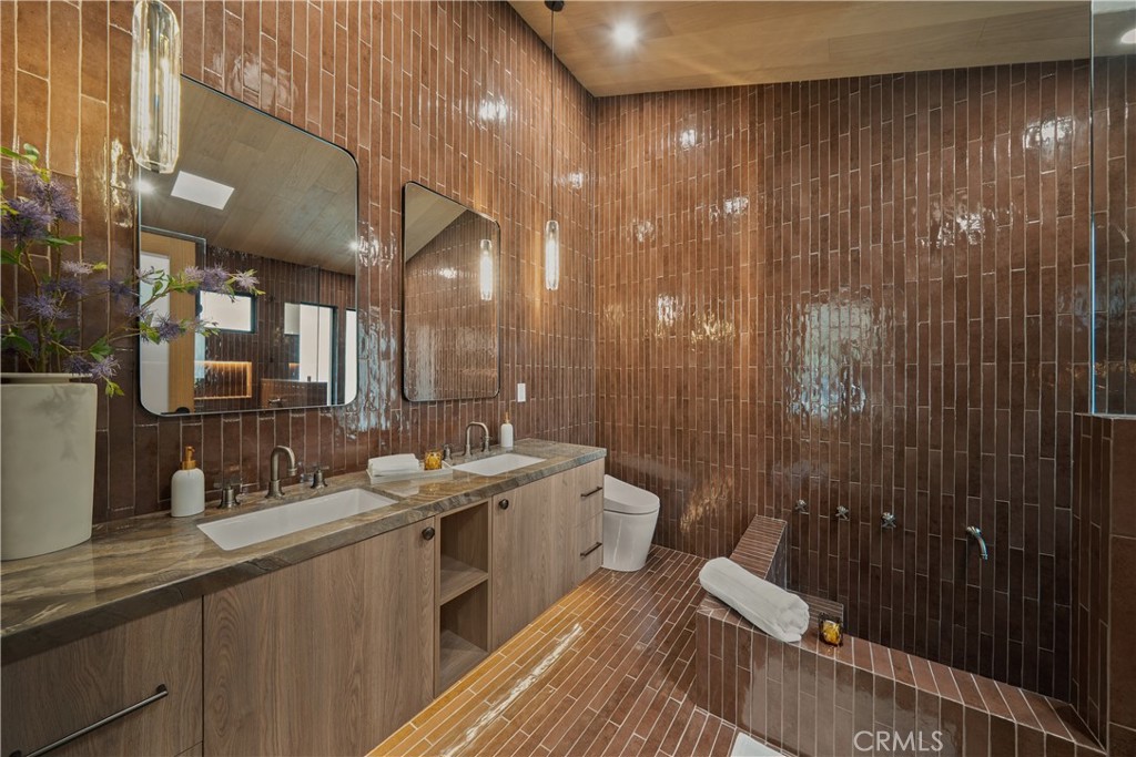 23921 Berdon Street Property Photo 22
