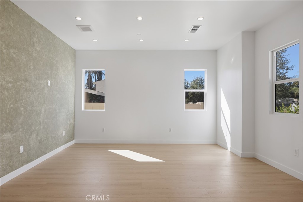 7700 Lasaine Avenue Property Photo 6