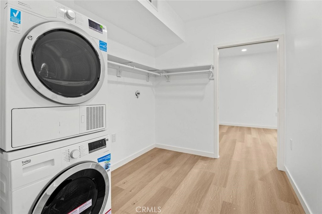 1233 Dunsmuir Avenue 204 Property Photo 10