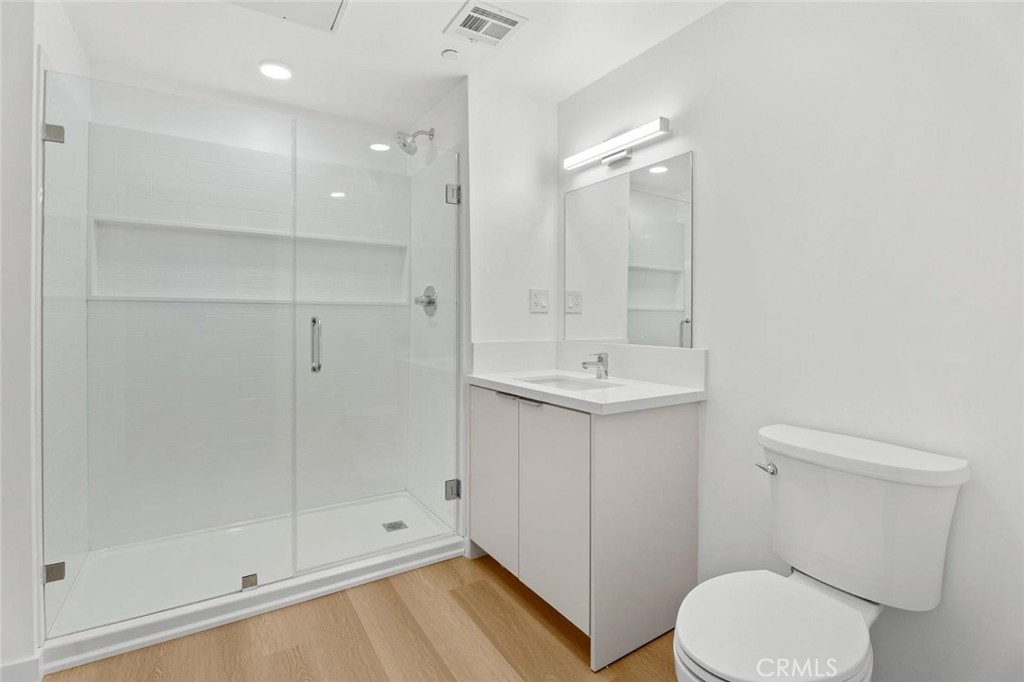 1233 Dunsmuir Avenue 204 Property Photo 11