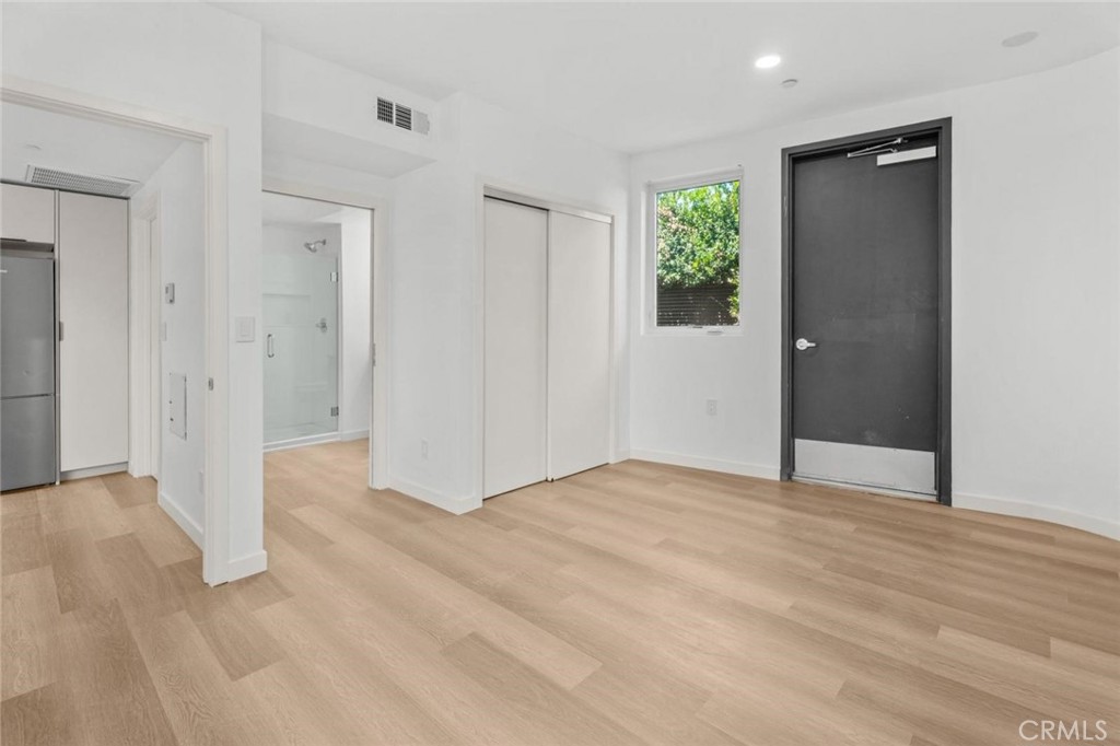 1233 Dunsmuir Avenue 205 Property Photo 9