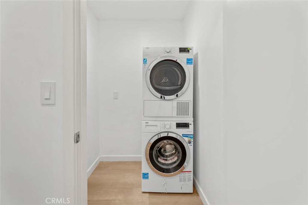 1233 Dunsmuir Avenue 205 Property Photo 10