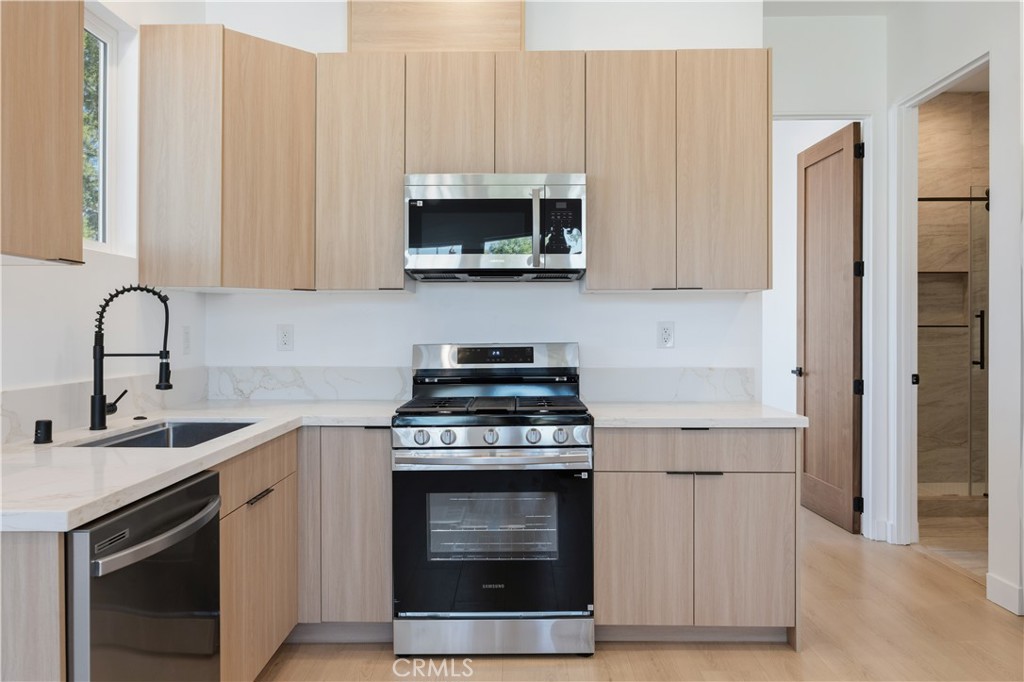 7700 1/2 Lasaine Avenue Property Photo 1