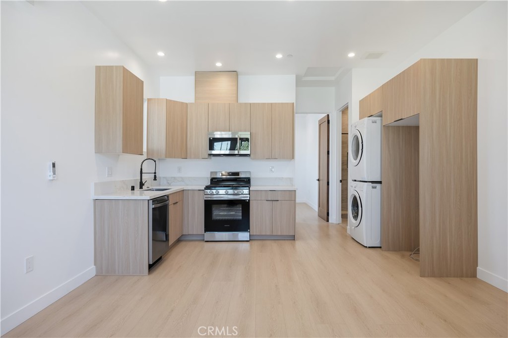 7700 1/2 Lasaine Avenue Property Photo 3