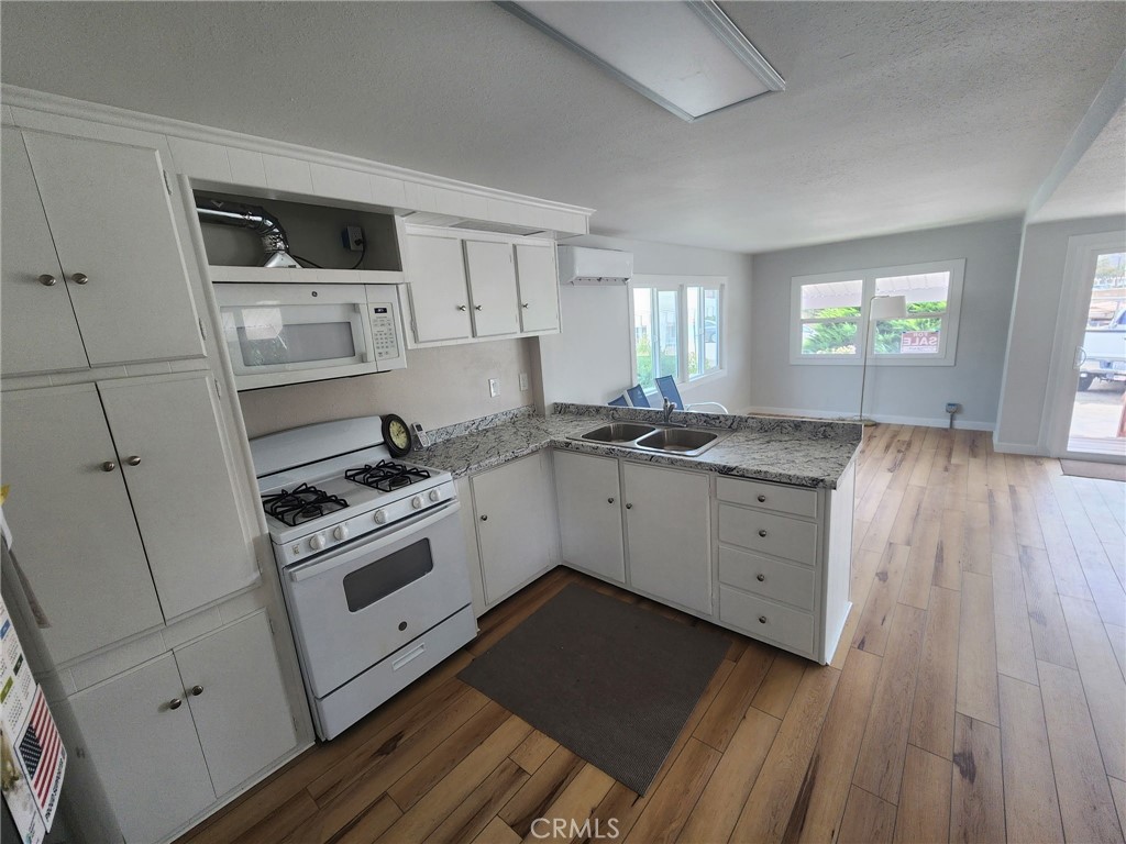 4381 Cochran #7 Property Photo 10
