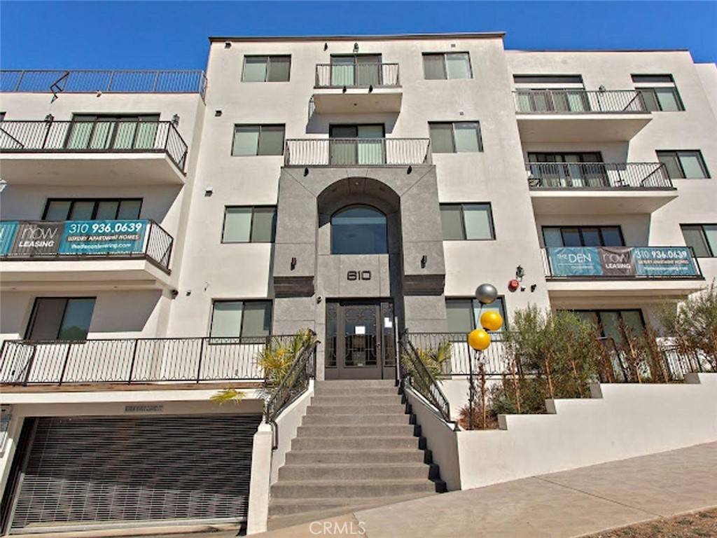610 Levering Avenue 402 Property Photo 1