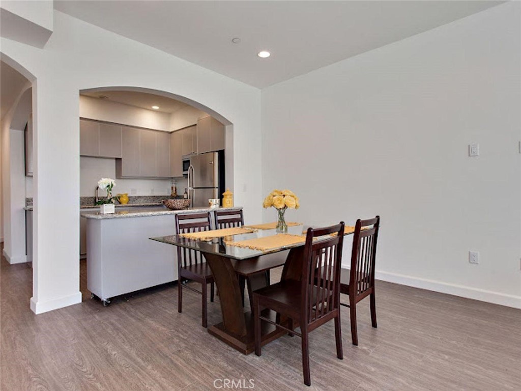610 Levering Avenue 203 Property Photo 8
