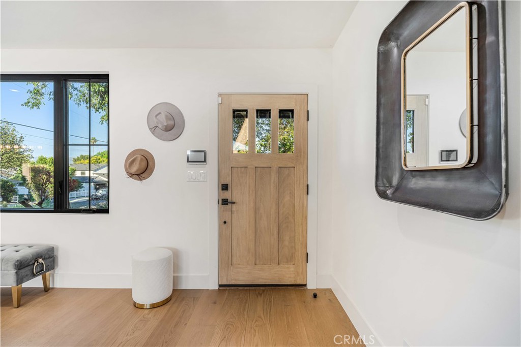 5525 Wortser Avenue Property Photo 3