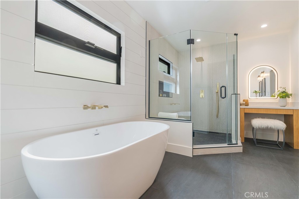 5525 Wortser Avenue Property Photo 25