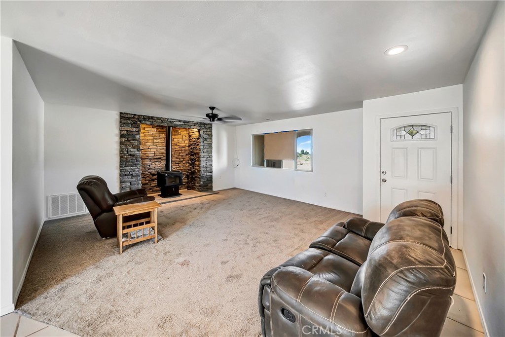 5023 Smoke Tree Property Photo 6