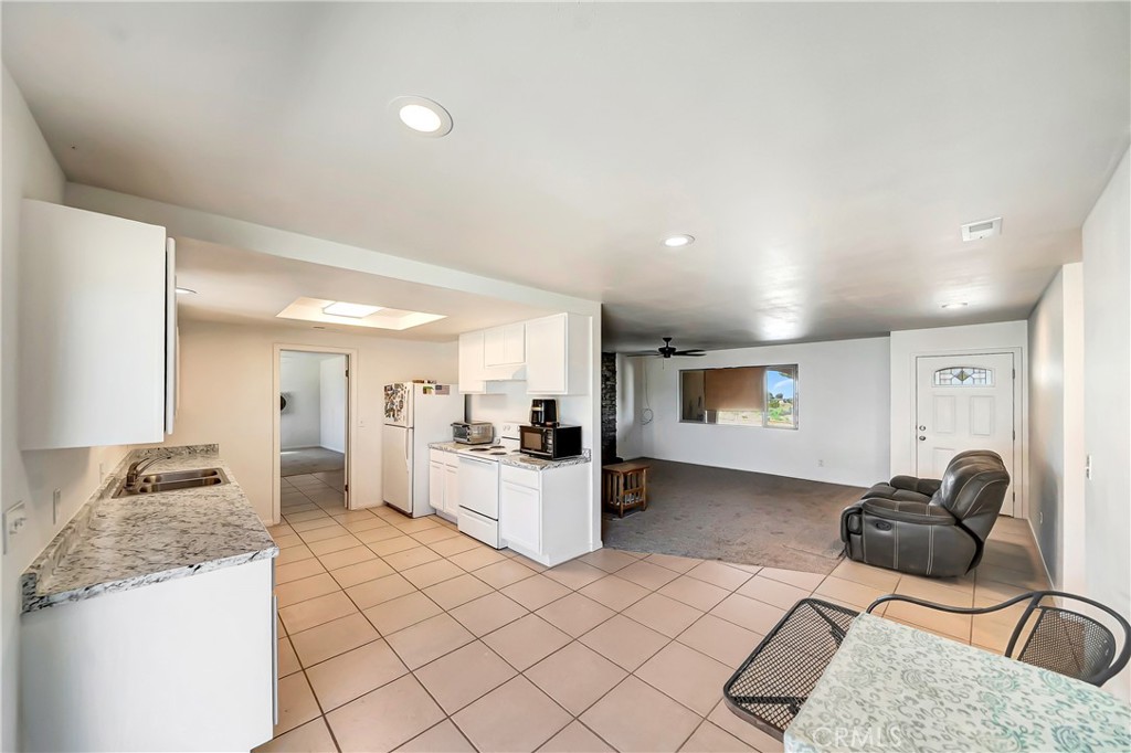 5023 Smoke Tree Property Photo 11