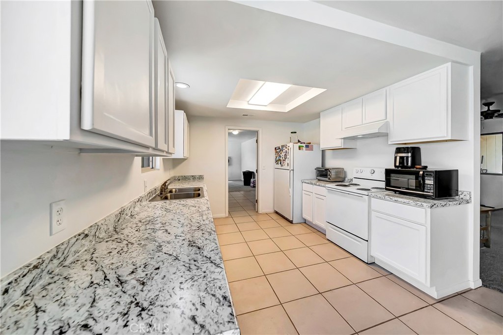 5023 Smoke Tree Property Photo 14