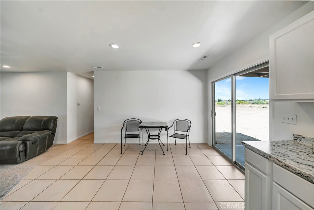 5023 Smoke Tree Property Photo 15