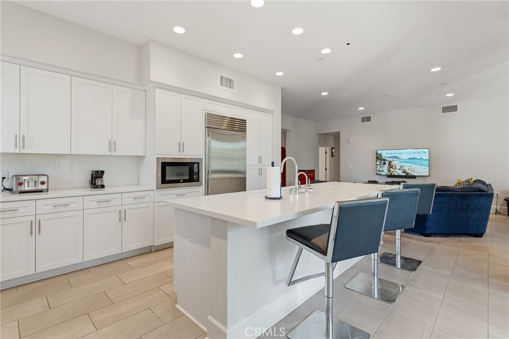 23500 Park Sorrento H22 Property Photo 16