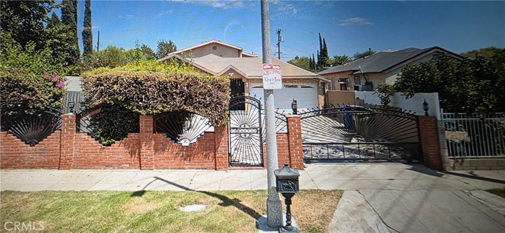 6732 Farmdale Property Photo 1