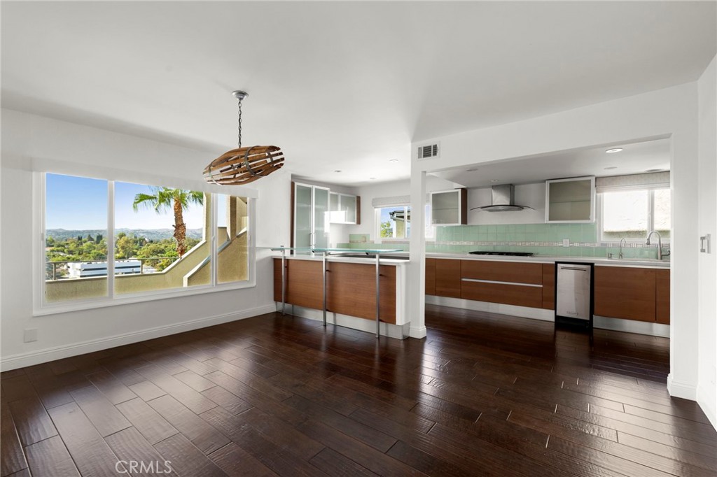 5283 Calatrana Property Photo 6