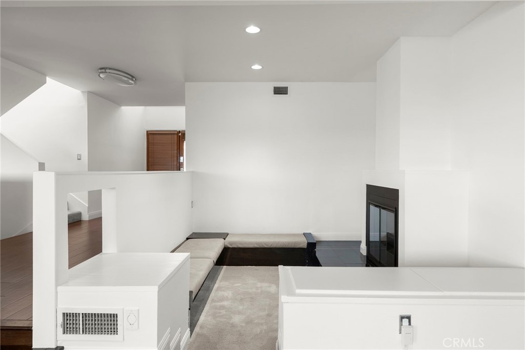 5283 Calatrana Property Photo 12