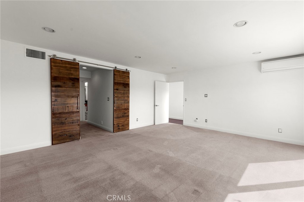 5283 Calatrana Property Photo 25