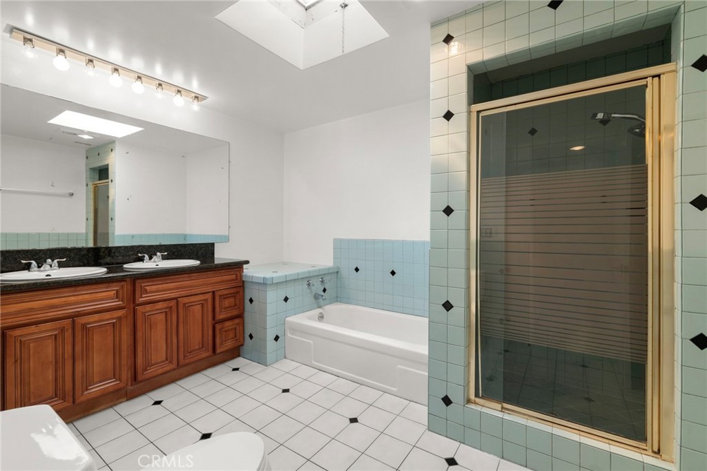 5283 Calatrana Property Photo 26