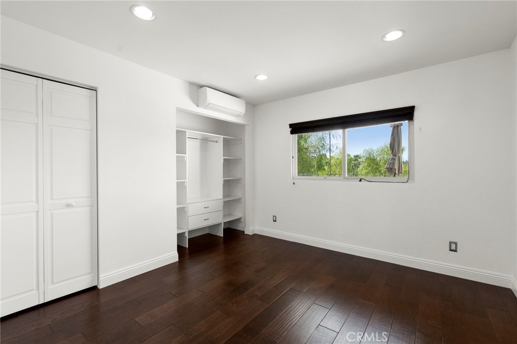 5283 Calatrana Property Photo 30
