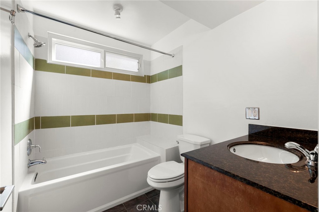 5283 Calatrana Property Photo 32