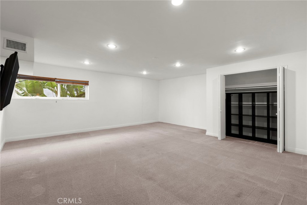 5283 Calatrana Property Photo 38