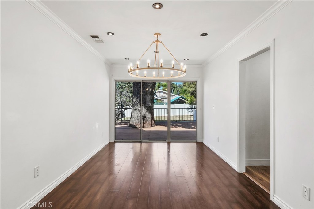 1353 Thompson Avenue Property Photo 10