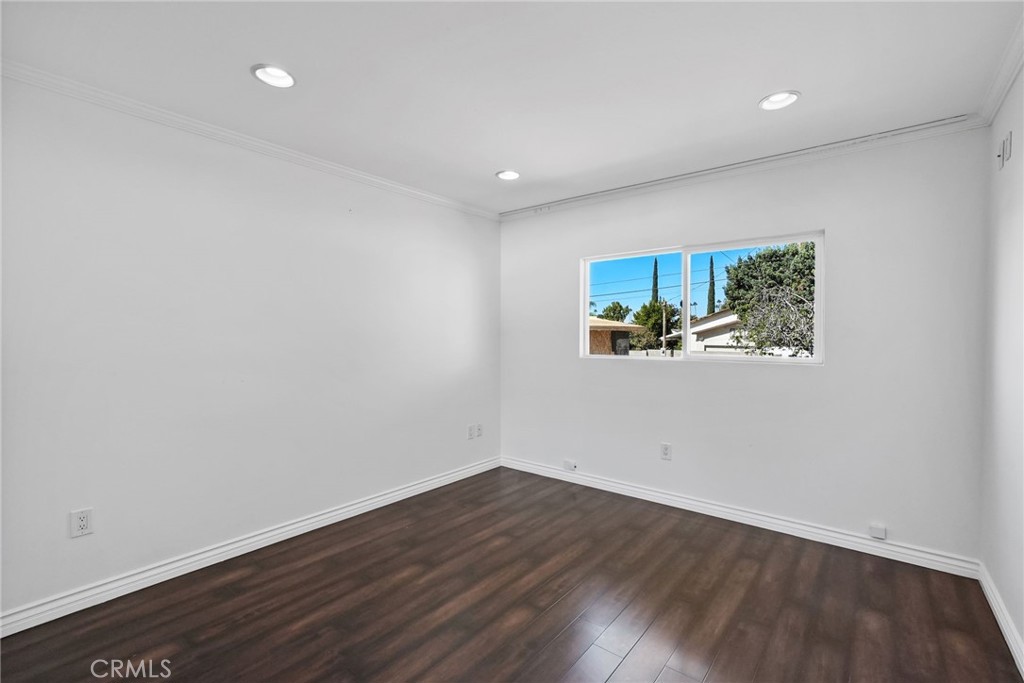 1353 Thompson Avenue Property Photo 17